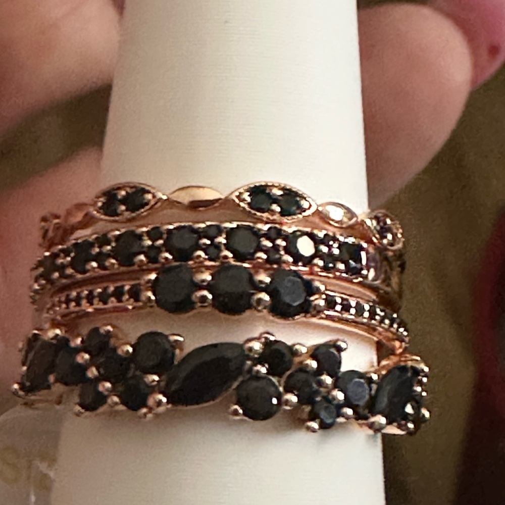 Chic Black and Gold Women's Ring Trio